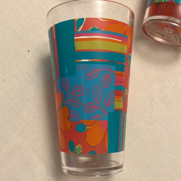 FLOWER POWER MOD 20 oz PLASTIC TUMBLERS  USE FOR PARTY DECOR OR THEME COOL 😎 - Picture 8 of 9